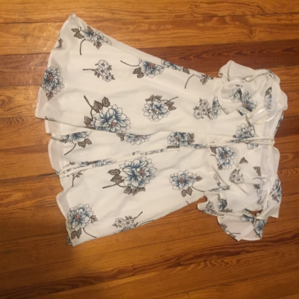 π NWOT J.O.A. Off Shoulder Floral Medium Dress - Picture 8 of 8